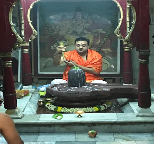 Shri. Sambit Paatraa Performing Pooja